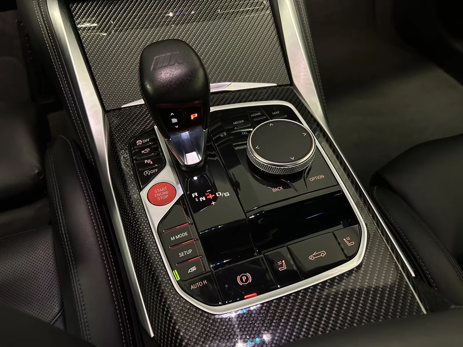 BMW M4 COMPETITION/510HP/xDRIVE/CABRIO/CARBON/360/HUD/385, снимка 15 - Автомобили и джипове - 54407230