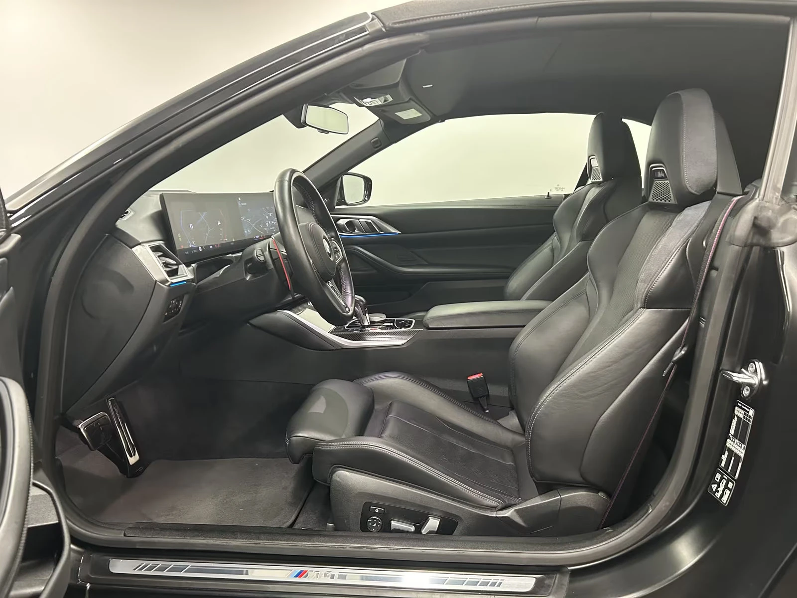 BMW M4 COMPETITION/510HP/xDRIVE/CABRIO/CARBON/360/HUD/385, снимка 12 - Автомобили и джипове - 54407230
