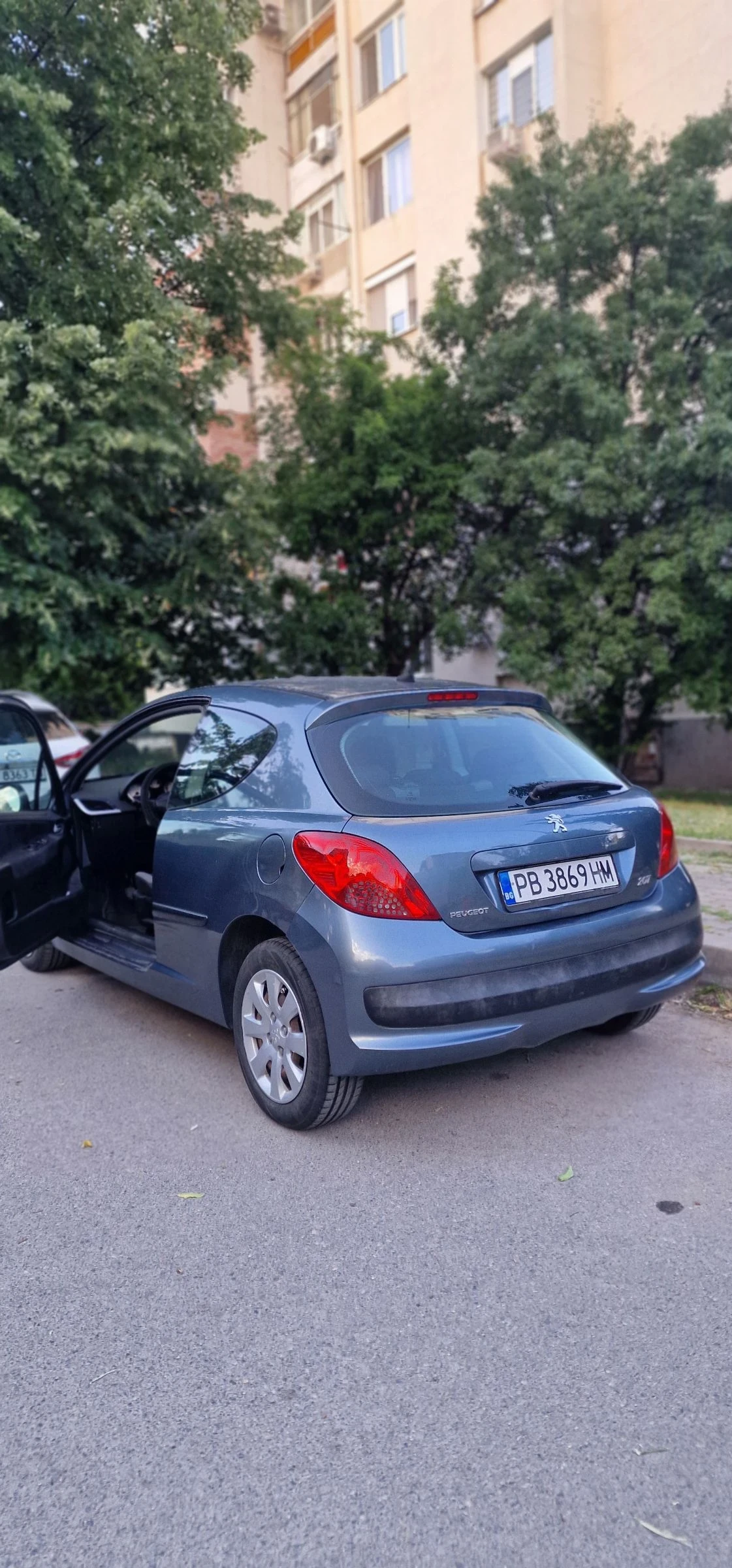 Peugeot 207 1.4 75ps, снимка 4 - Автомобили и джипове - 54703635