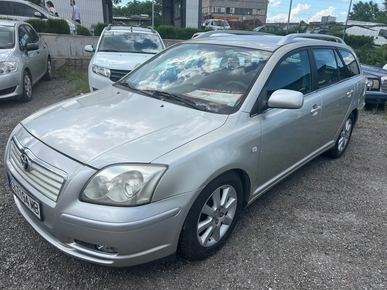 Toyota Avensis 1.8i, снимка 4 - Автомобили и джипове - 54931969