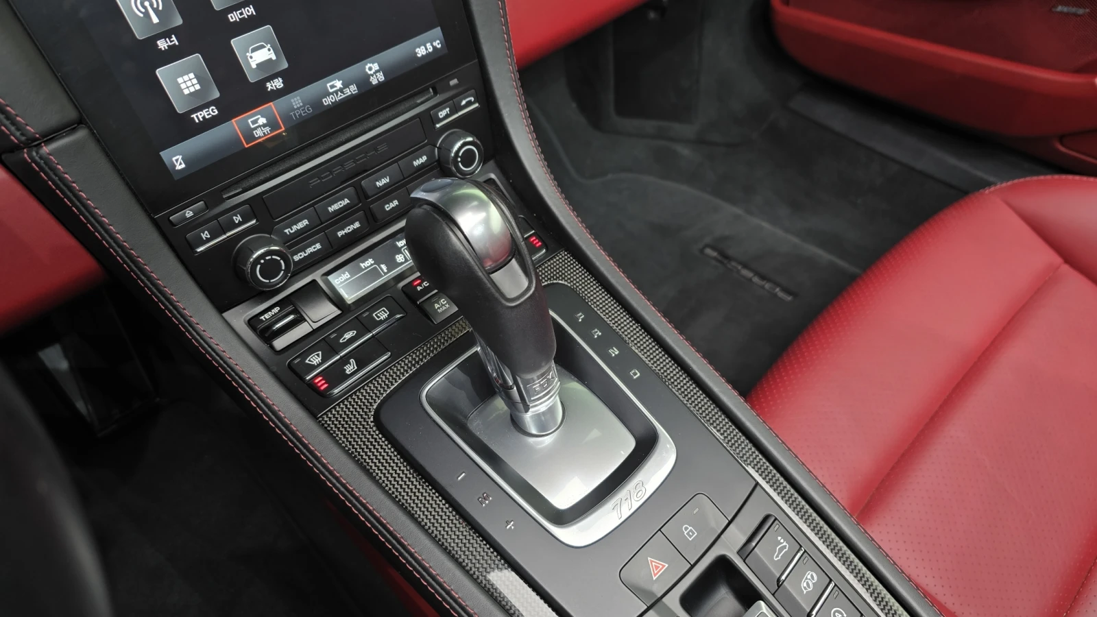 Porsche Cayman GTS* BOSE* BLIND SPOT* ПОДГРЕВ ВОЛАН* КРАЙНА ЦЕНА, снимка 9 - Автомобили и джипове - 55366842