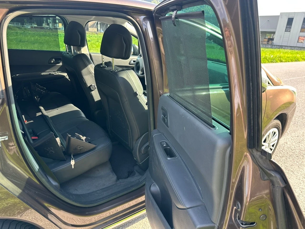 Peugeot 3008 16V T Active, снимка 14 - Автомобили и джипове - 55387839