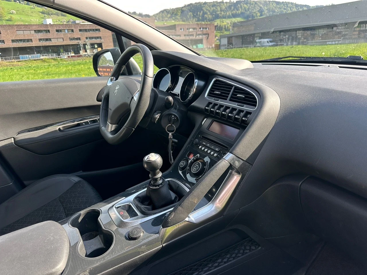 Peugeot 3008 16V T Active, снимка 9 - Автомобили и джипове - 55387839