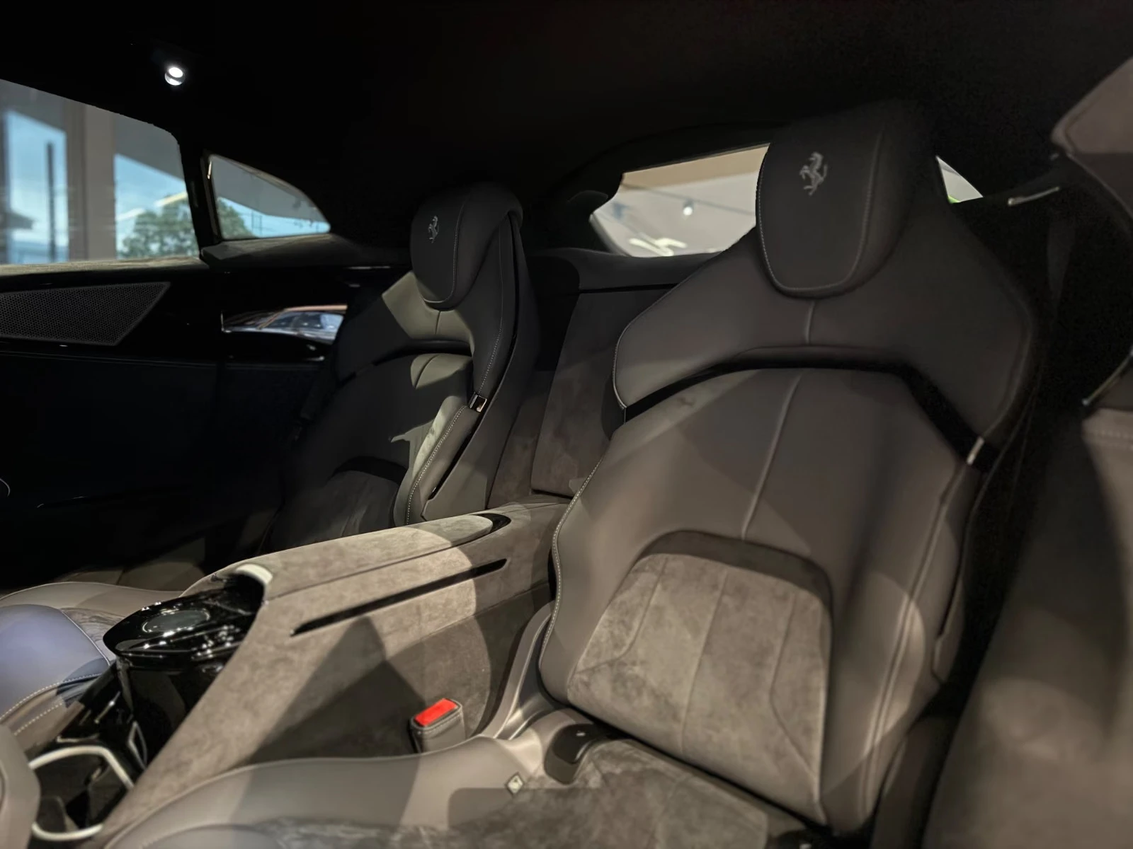 Ferrari Purosangue V12 CARBON, снимка 8 - Автомобили и джипове - 55747830