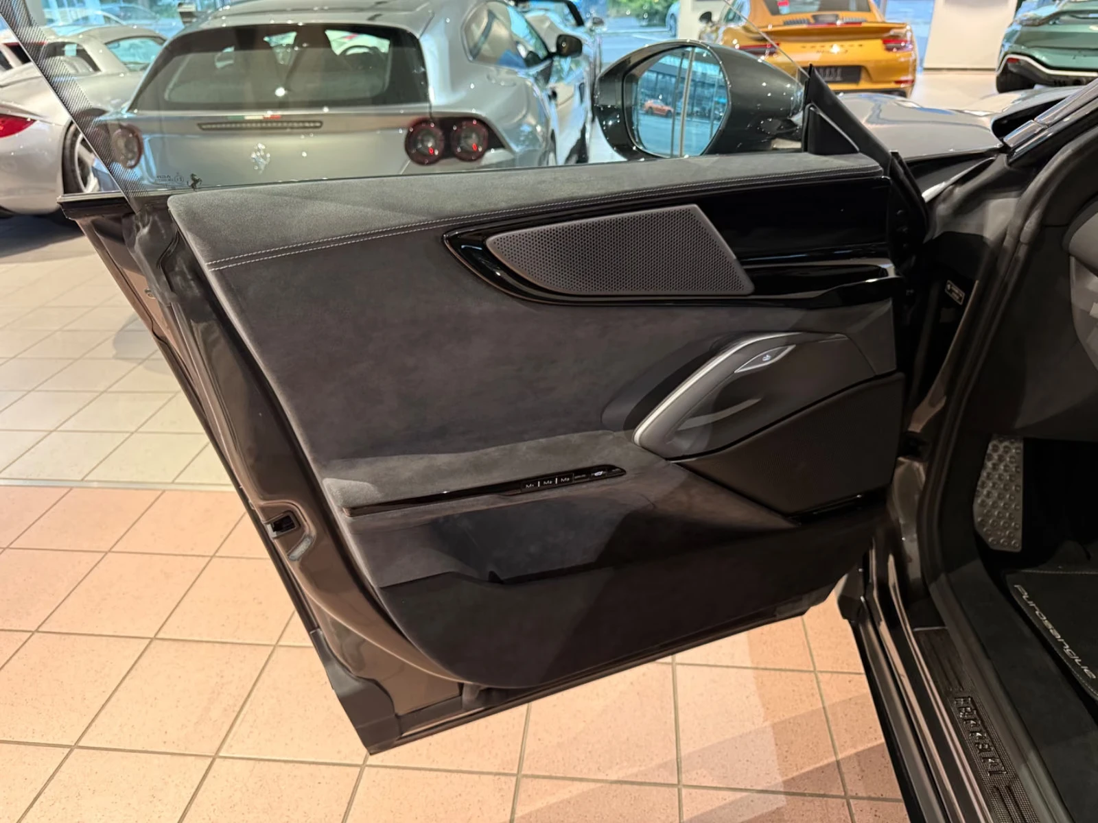 Ferrari Purosangue V12 CARBON, снимка 6 - Автомобили и джипове - 55747830