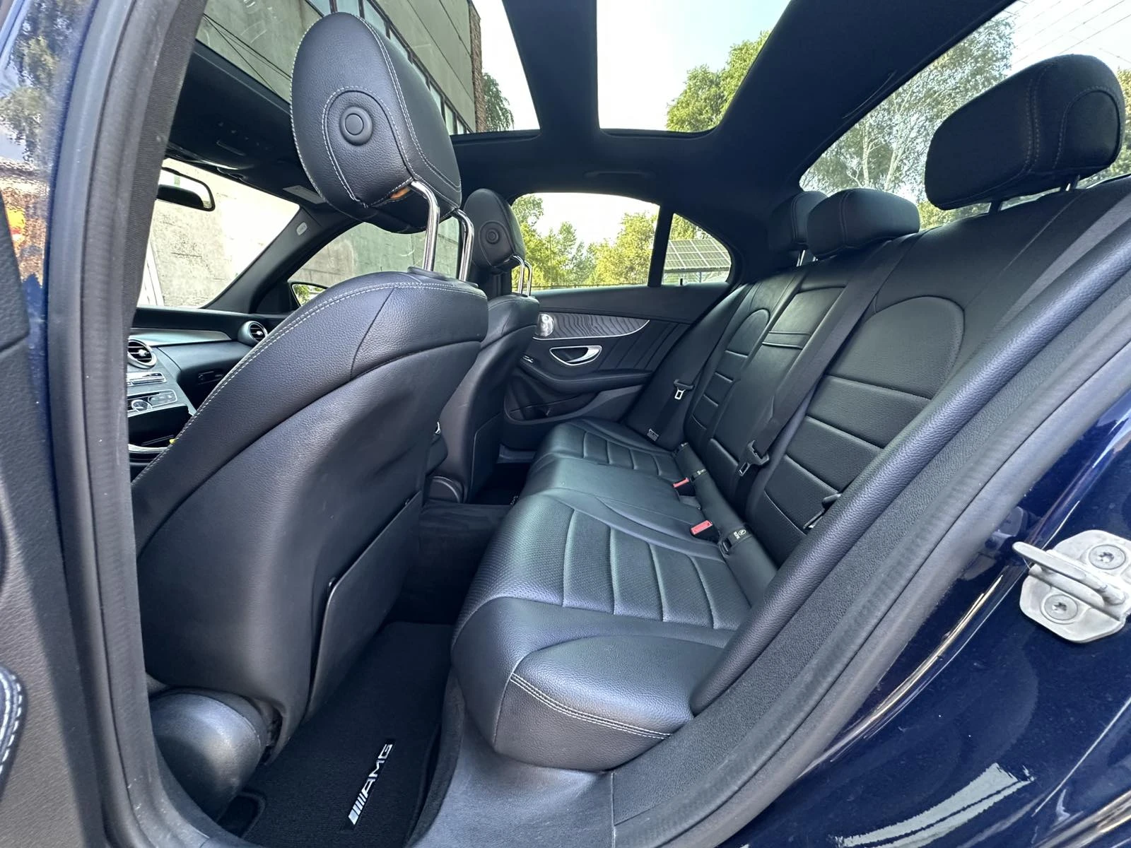 Mercedes-Benz C 400 AMG 4Matic, снимка 12 - Автомобили и джипове - 55752309