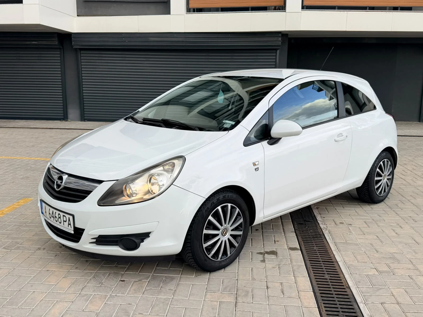 Opel Corsa 1.2-Бензин 2010г