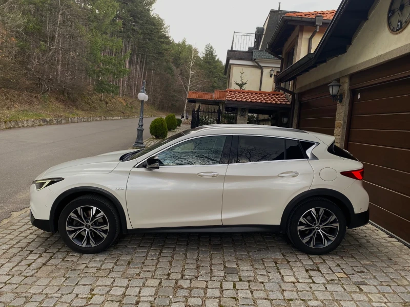 Infiniti QX30 2.2D, 4x4 AWD, БЯЛА ПЕРЛА, Напълно обслужен, снимка 4 - Автомобили и джипове - 45084109