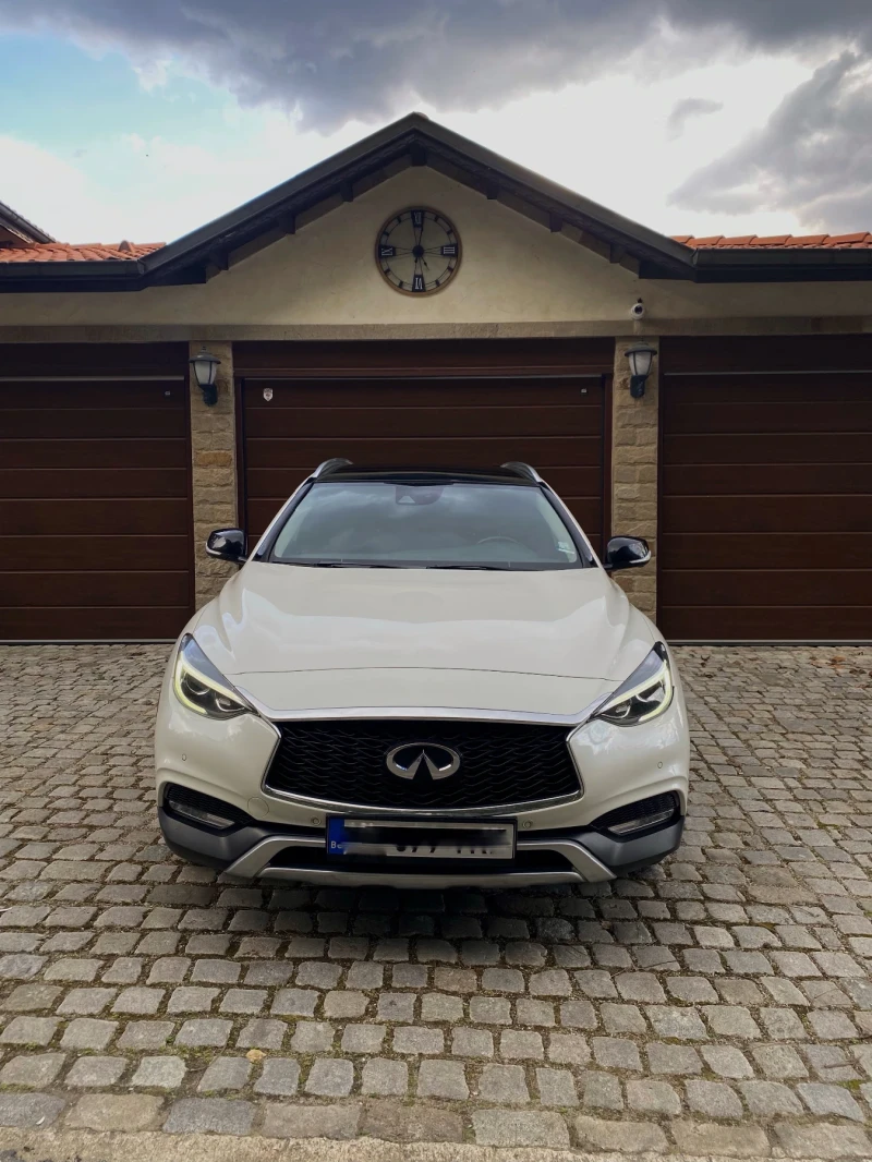 Infiniti QX30 2.2D, 4x4 AWD, БЯЛА ПЕРЛА, Напълно обслужен, снимка 1 - Автомобили и джипове - 45084109