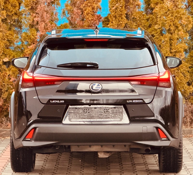 Lexus UX 250h 2.0HYBRID-184КС-4Х4-KEYLESS-ПОДГРЕВ-НАВИ-КАТО НОВ , снимка 4 - Автомобили и джипове - 53019086