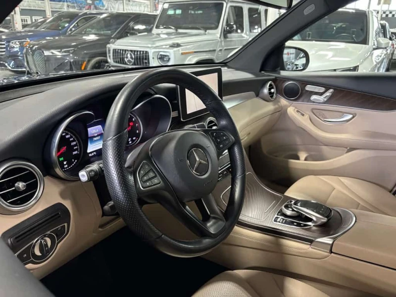 Mercedes-Benz GLC * GLC300| 4MATIC| NAV| CREAMSEATS| AMGALLOYS| WOOD, снимка 8 - Автомобили и джипове - 53516335