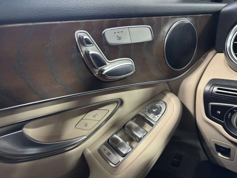 Mercedes-Benz GLC * GLC300| 4MATIC| NAV| CREAMSEATS| AMGALLOYS| WOOD, снимка 7 - Автомобили и джипове - 53516335