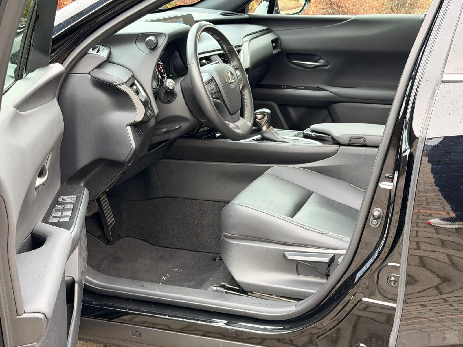 Lexus UX 250h 2.0HYBRID-184��-4�4-KEYLESS-�������-����-���� ���  | Mobile.bg � ����������� 8