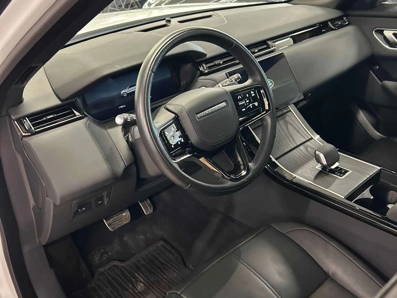 Land Rover Range Rover Velar * Dynamic SE * CARFAX * ПАНО * 2 КЛЮЧА * + ГУМИ, снимка 5 - Автомобили и джипове - 54141389