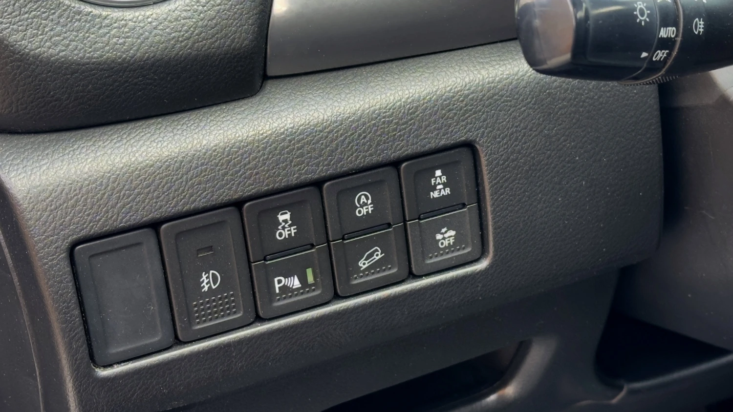 Suzuki Vitara 1.6i 4x4 Distronic Кожа Подгрев Панорама Камера, снимка 11 - Автомобили и джипове - 54574115