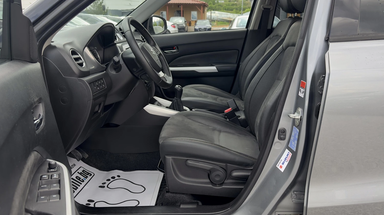 Suzuki Vitara 1.6i 4x4 Distronic Кожа Подгрев Панорама Камера, снимка 5 - Автомобили и джипове - 54574115