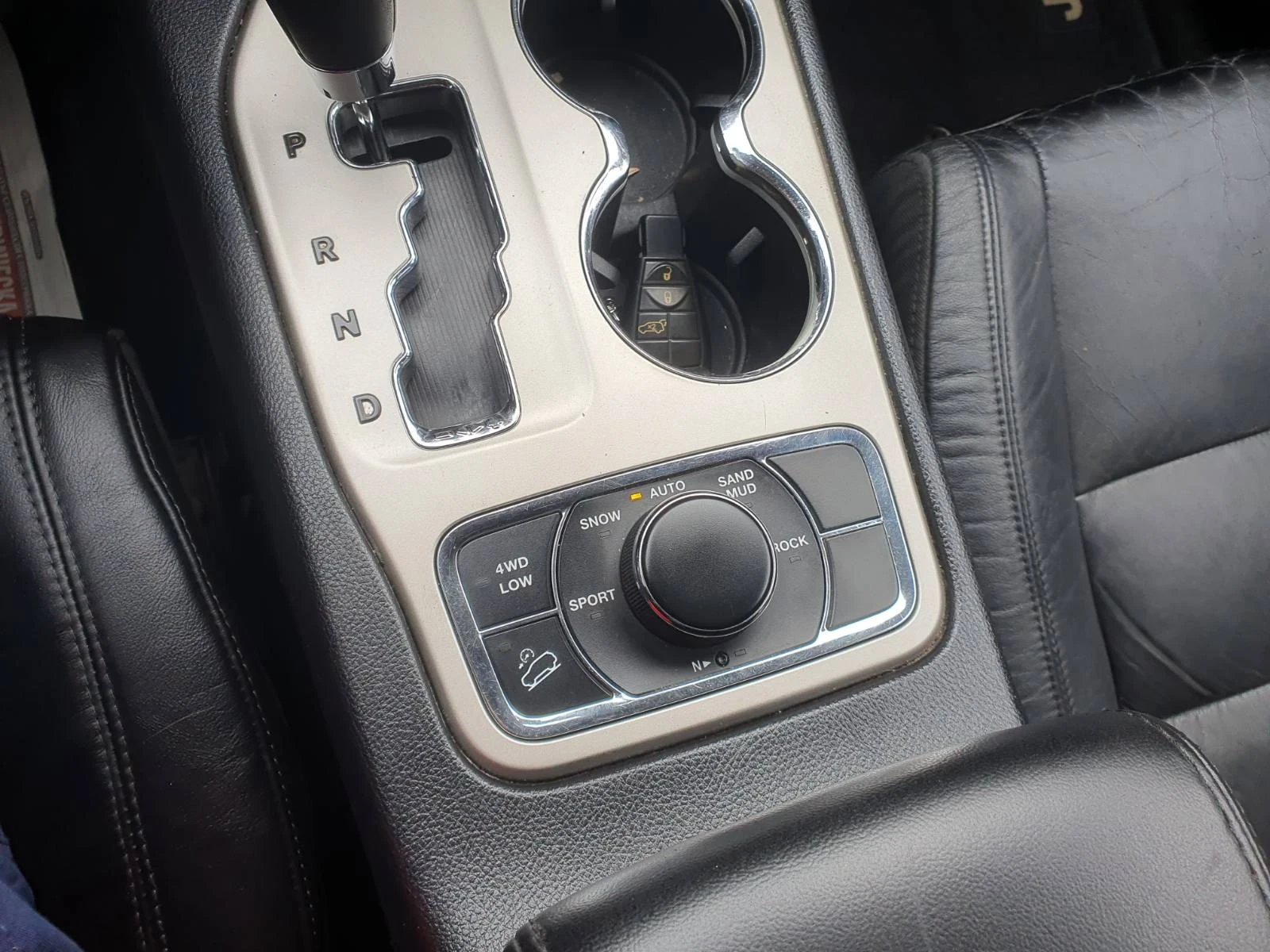Jeep Grand cherokee 3.0 CRD Италия, снимка 14 - Автомобили и джипове - 55195363