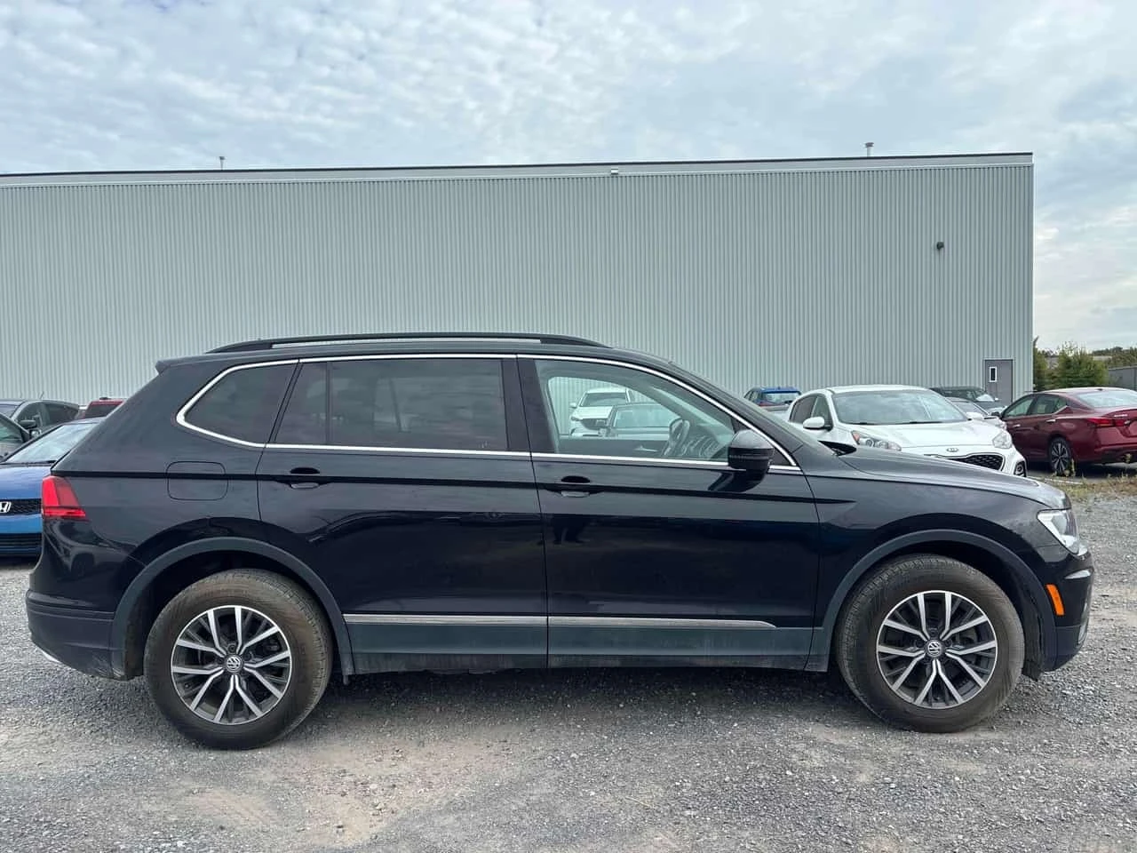VW Tiguan * Comfortline * АВТОКРЕДИТ БЕЗ ПЪРВОНАЧАЛНА ВНОСКА, снимка 3 - Автомобили и джипове - 56161897