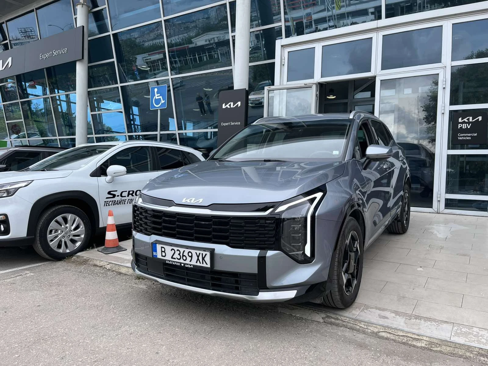 Kia Sportage Executive, снимка 2 - Автомобили и джипове - 56251145