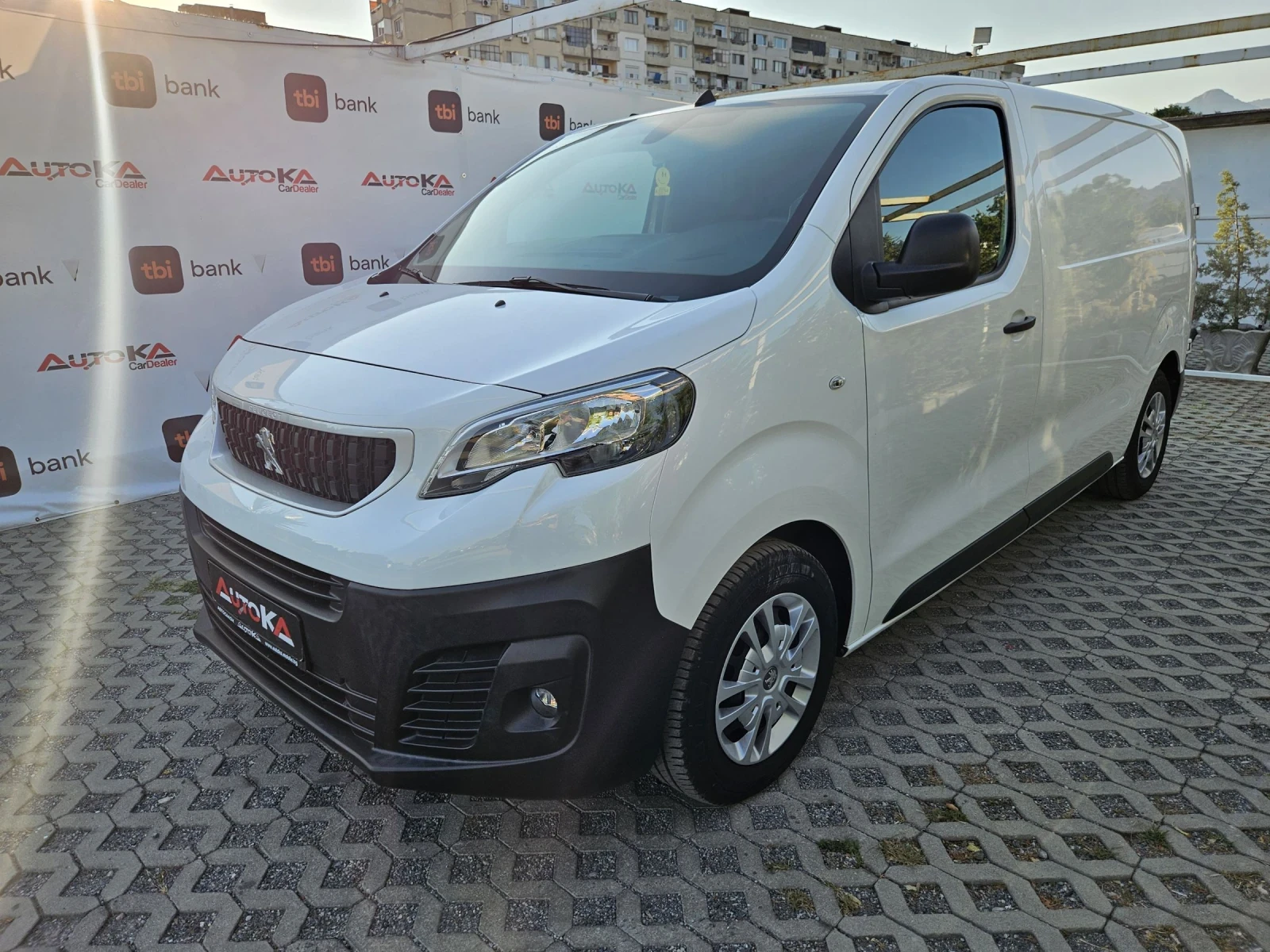 Peugeot Expert 1.5HDI-120кс= 124.000км= 6ск= ПАРКТРОНИК= CAR PLAY - изображение 6