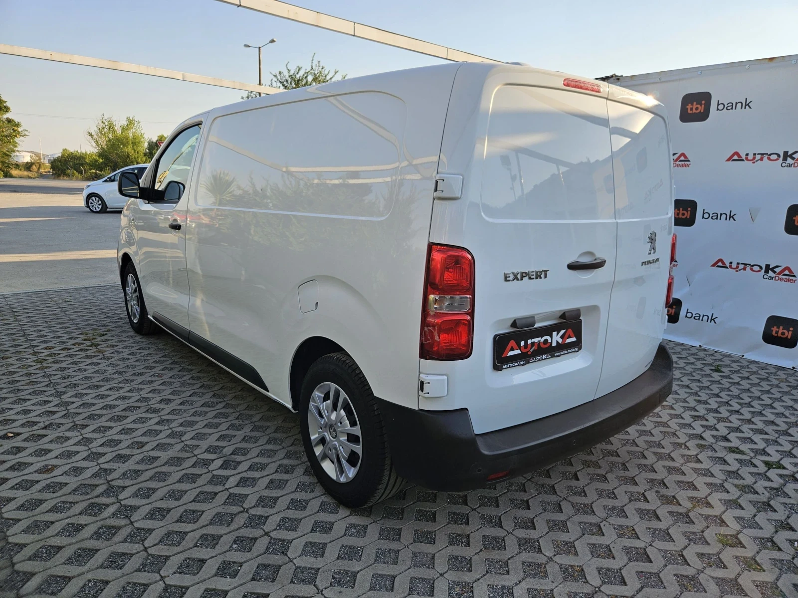 Peugeot Expert 1.5HDI-120кс= 124.000км= 6ск= ПАРКТРОНИК= CAR PLAY - изображение 5