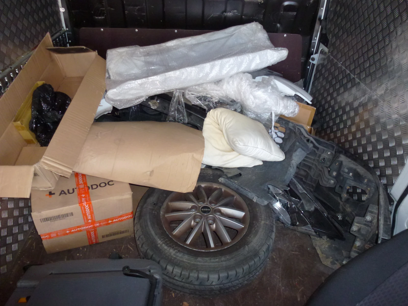 Iveco 35S18 МАКСИ БАЗА, снимка 16 - Бусове и автобуси - 54924140