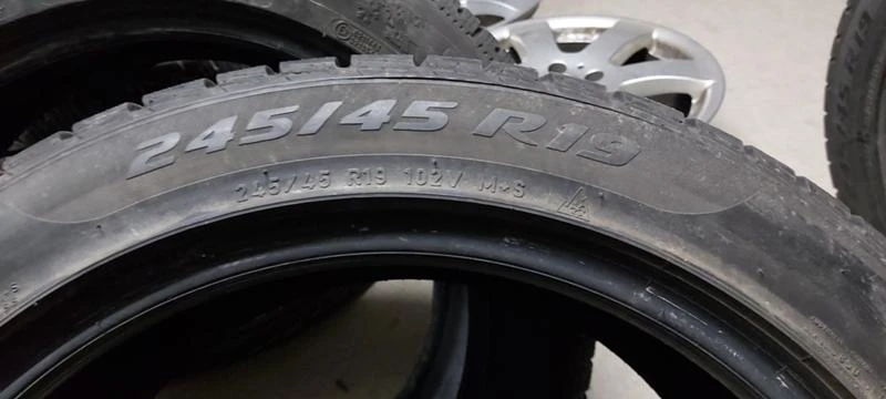 Гуми Зимни 245/45R19, снимка 6 - Гуми и джанти - 30949378