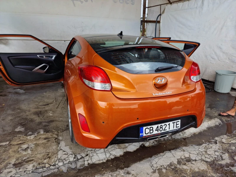 Hyundai Veloster  1.6, снимка 4 - Автомобили и джипове - 48283316