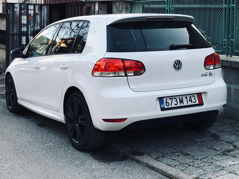 VW Golf 1.6TDI, снимка 2 - Автомобили и джипове - 48505768