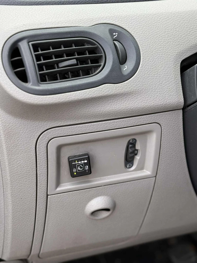 Renault Modus 1.2I/LPG, снимка 8 - Автомобили и джипове - 51204238