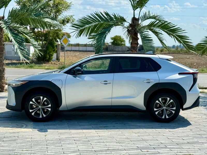 Toyota bZ4X Гаранционна, снимка 8 - Автомобили и джипове - 52486396