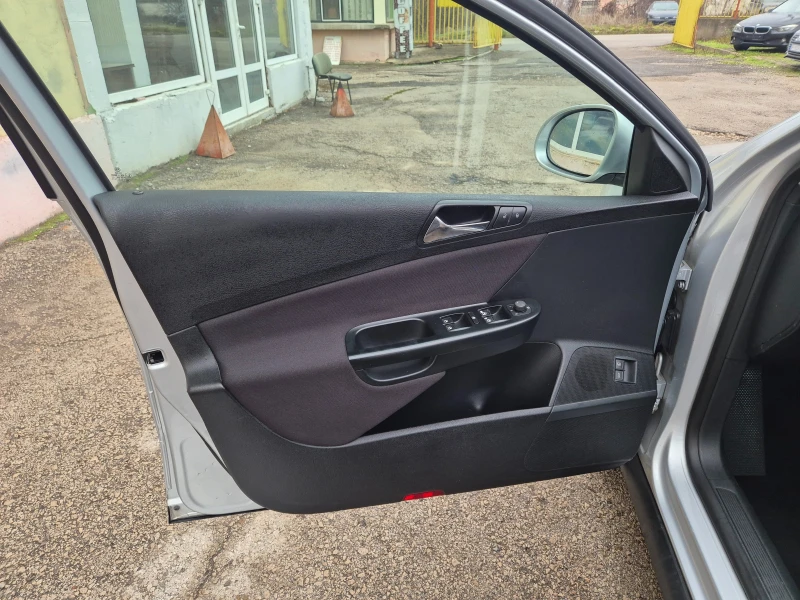 VW Passat 1.9TDI NAVI ITALY, снимка 10 - Автомобили и джипове - 52905802