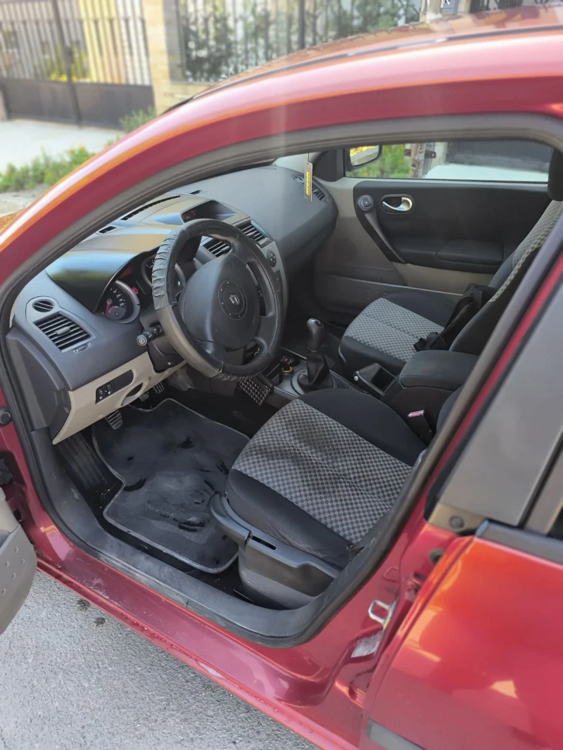 Renault Megane 1.6, снимка 6 - Автомобили и джипове - 53365931