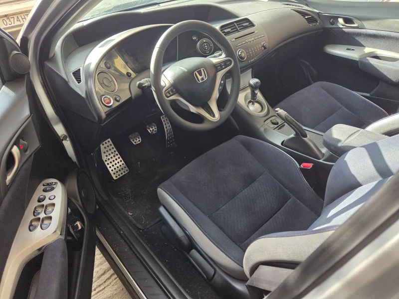 Honda Civic 8 generation 2, 2d, снимка 6 - Автомобили и джипове - 53466620