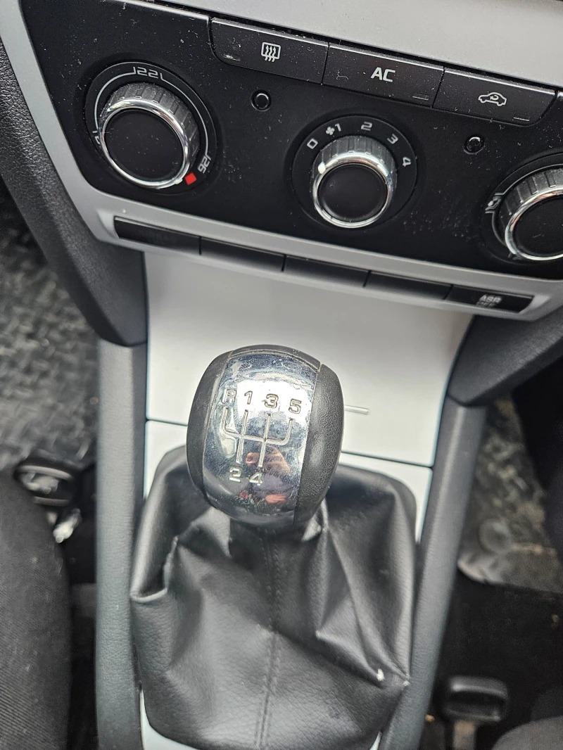 Skoda Octavia 1.6дизел-105кс-2010год-5скорости, снимка 14 - Автомобили и джипове - 53513730
