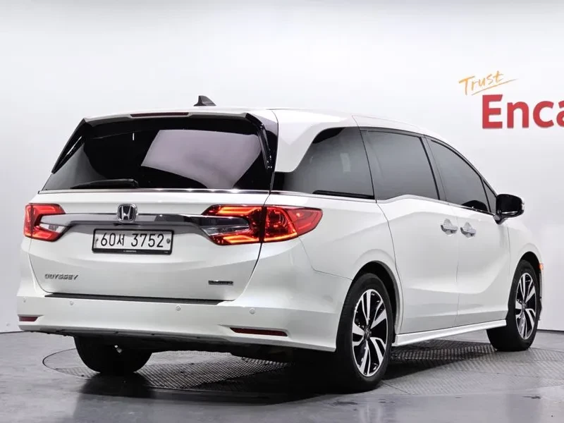 Honda Odyssey 3.5 Бензин, снимка 2 - Автомобили и джипове - 55688198
