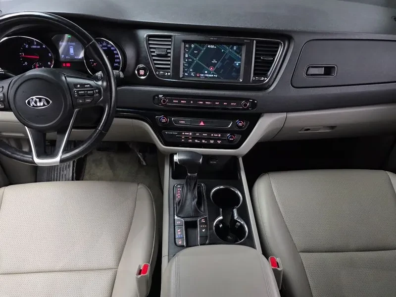 Kia Carnival 9-Seater Luxury | Mobile.bg � ����������� 7