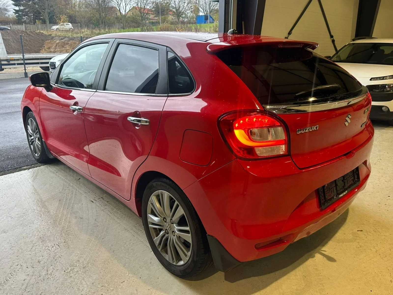 Suzuki Baleno 1.2 Dualjet / EU6 / Full Extras - изображение 4