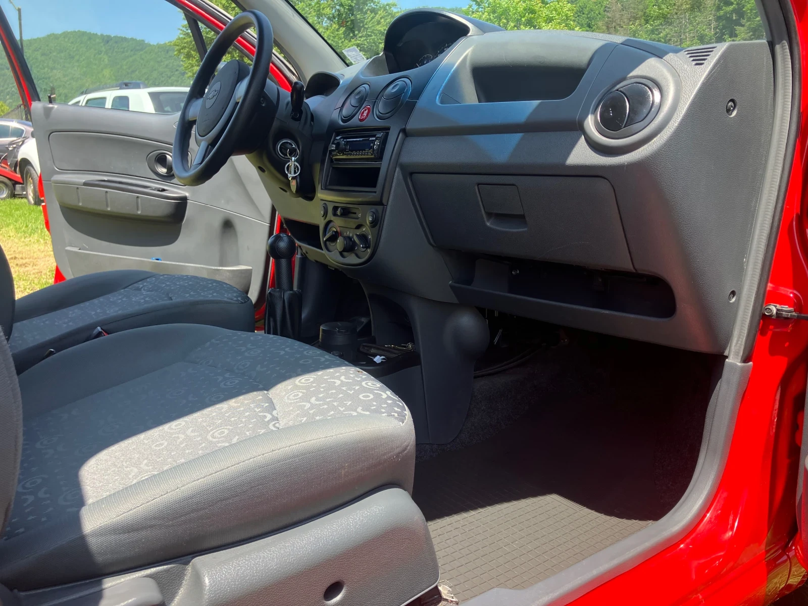 Chevrolet Spark БЕНЗИН КЛИМАТИК - изображение 8