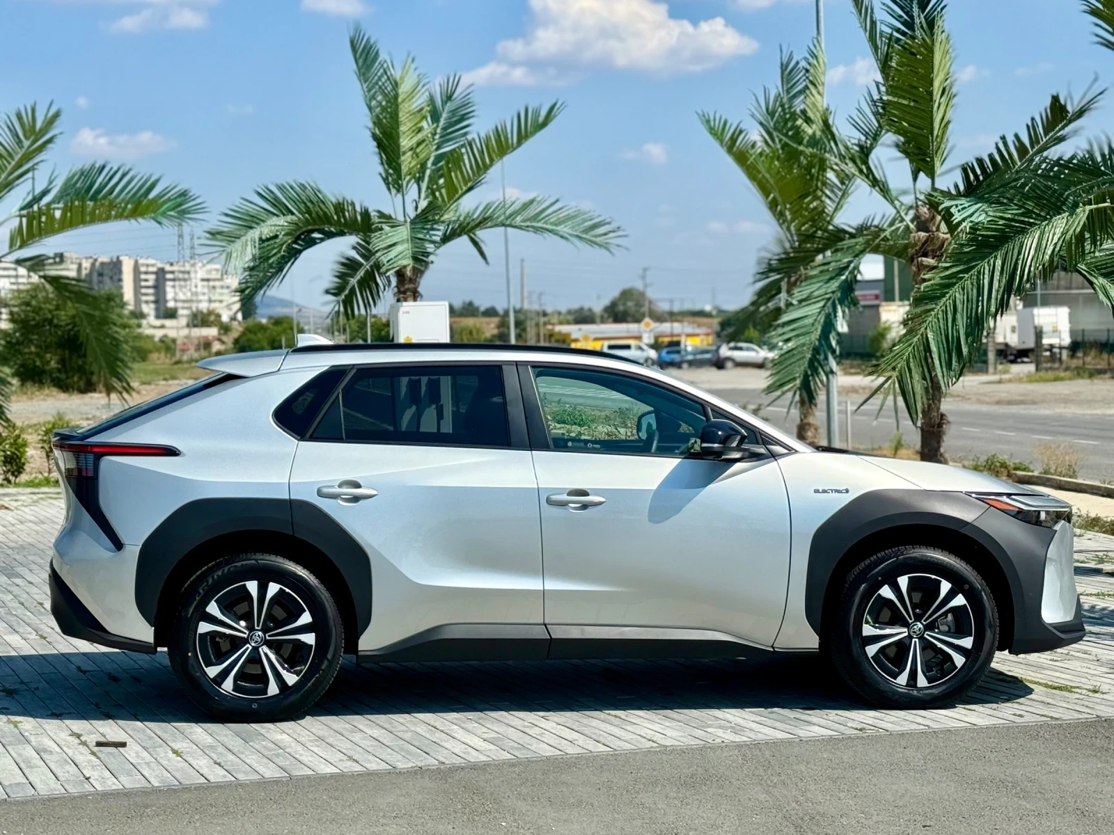 Toyota bZ4X  | Mobile.bg   1