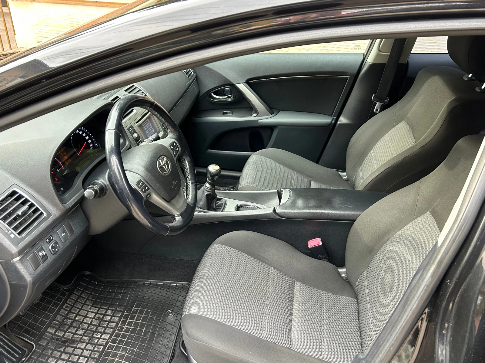 Toyota Avensis 2, 0D4D 124K - изображение 9