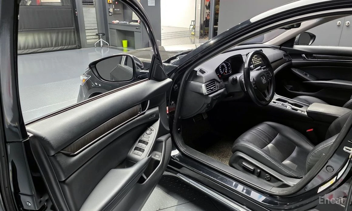 Honda Accord * 2.0T* SPORT* КОЖА* ПОДГРЕВ* HEAD-UP* ШИБИДАХ* , снимка 10 - Автомобили и джипове - 54044865