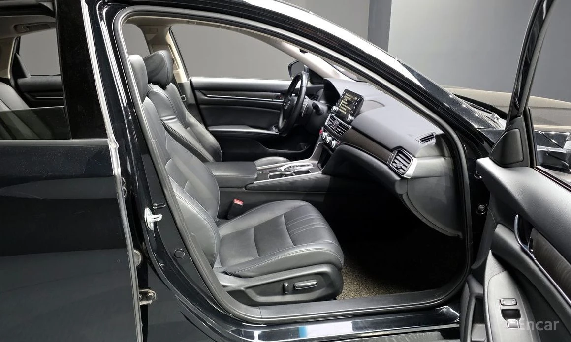 Honda Accord * 2.0T* SPORT* КОЖА* ПОДГРЕВ* HEAD-UP* ШИБИДАХ* , снимка 9 - Автомобили и джипове - 54044865