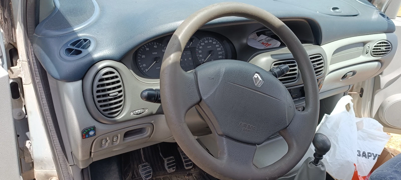 Renault Scenic, снимка 7 - Автомобили и джипове - 54321678