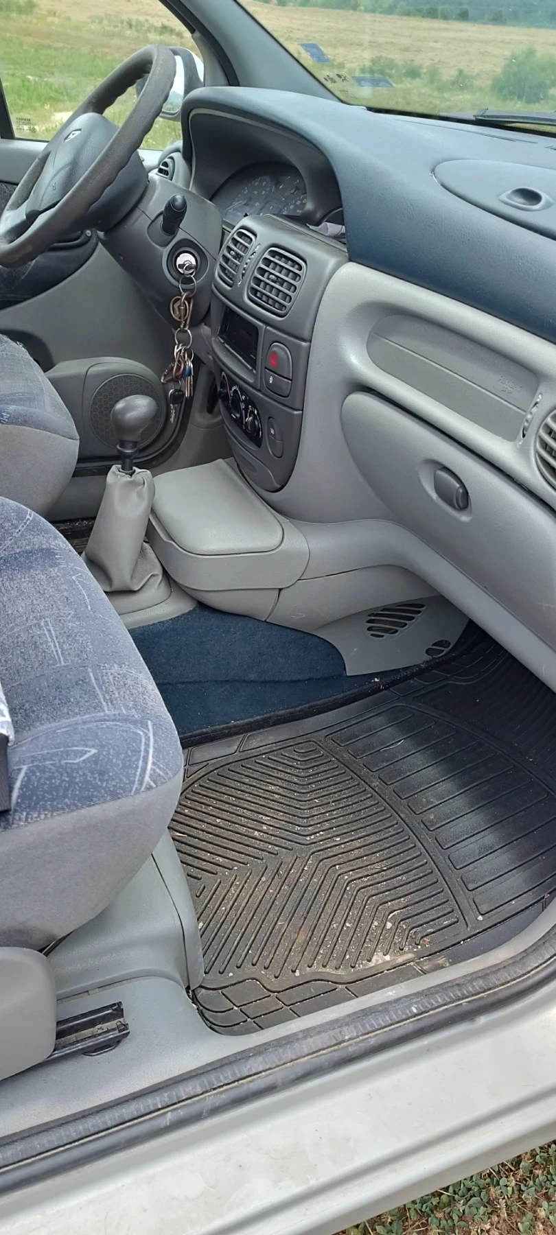 Renault Scenic, снимка 10 - Автомобили и джипове - 54321678