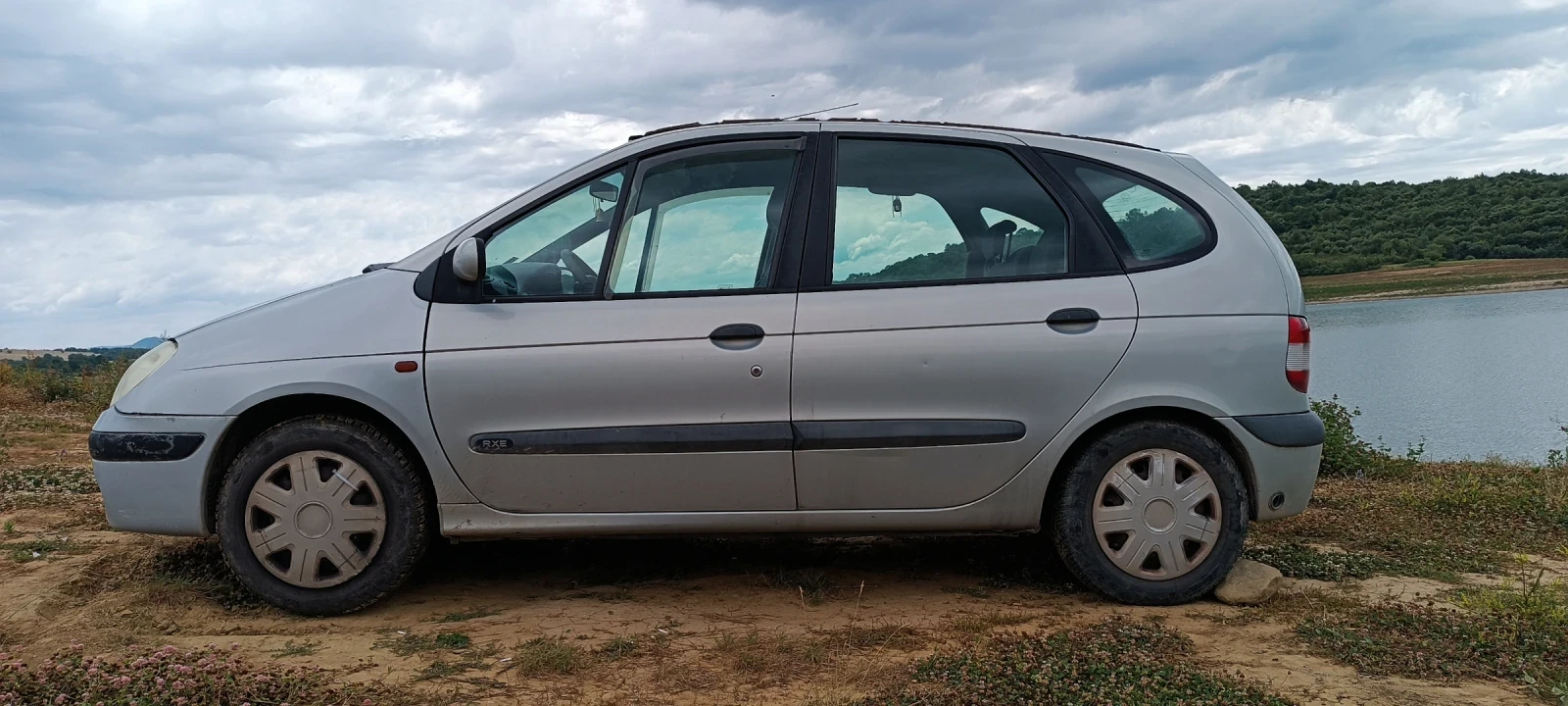 Renault Scenic, снимка 2 - Автомобили и джипове - 54321678