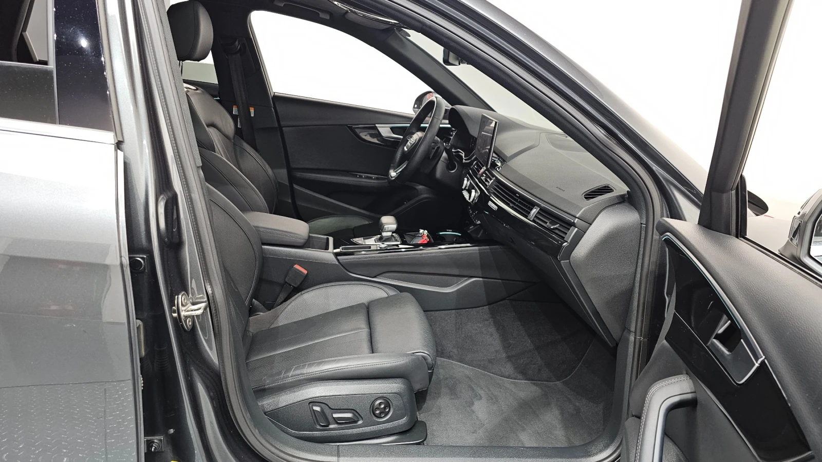 Audi A4 2.0 45TFSI Quattro Premium, снимка 10 - Автомобили и джипове - 55431151