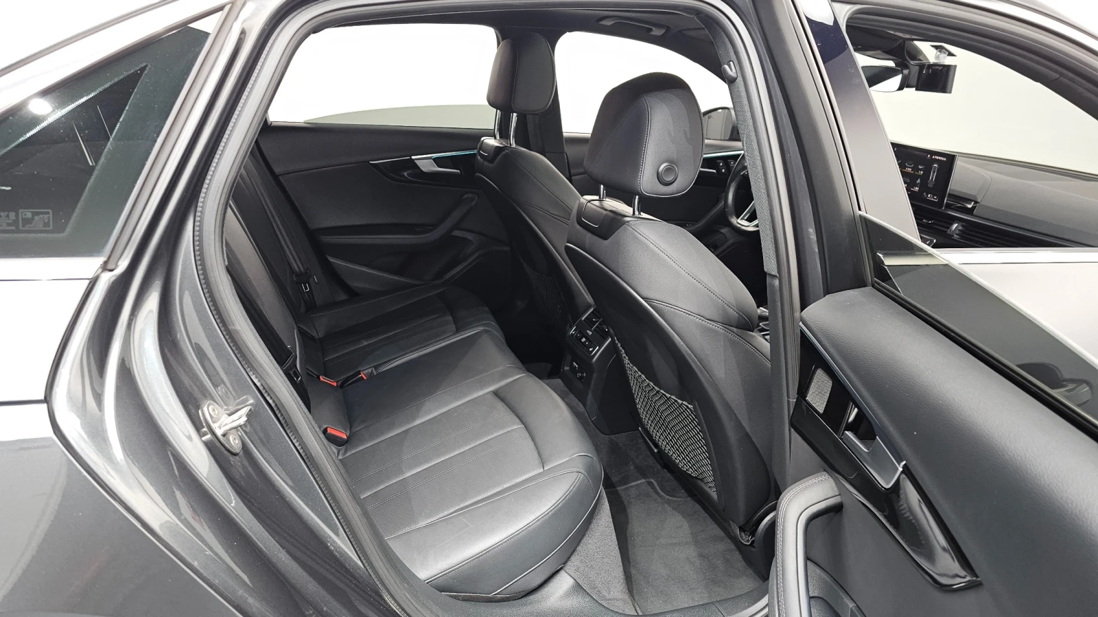 Audi A4 2.0 45TFSI Quattro Premium, снимка 11 - Автомобили и джипове - 55431151