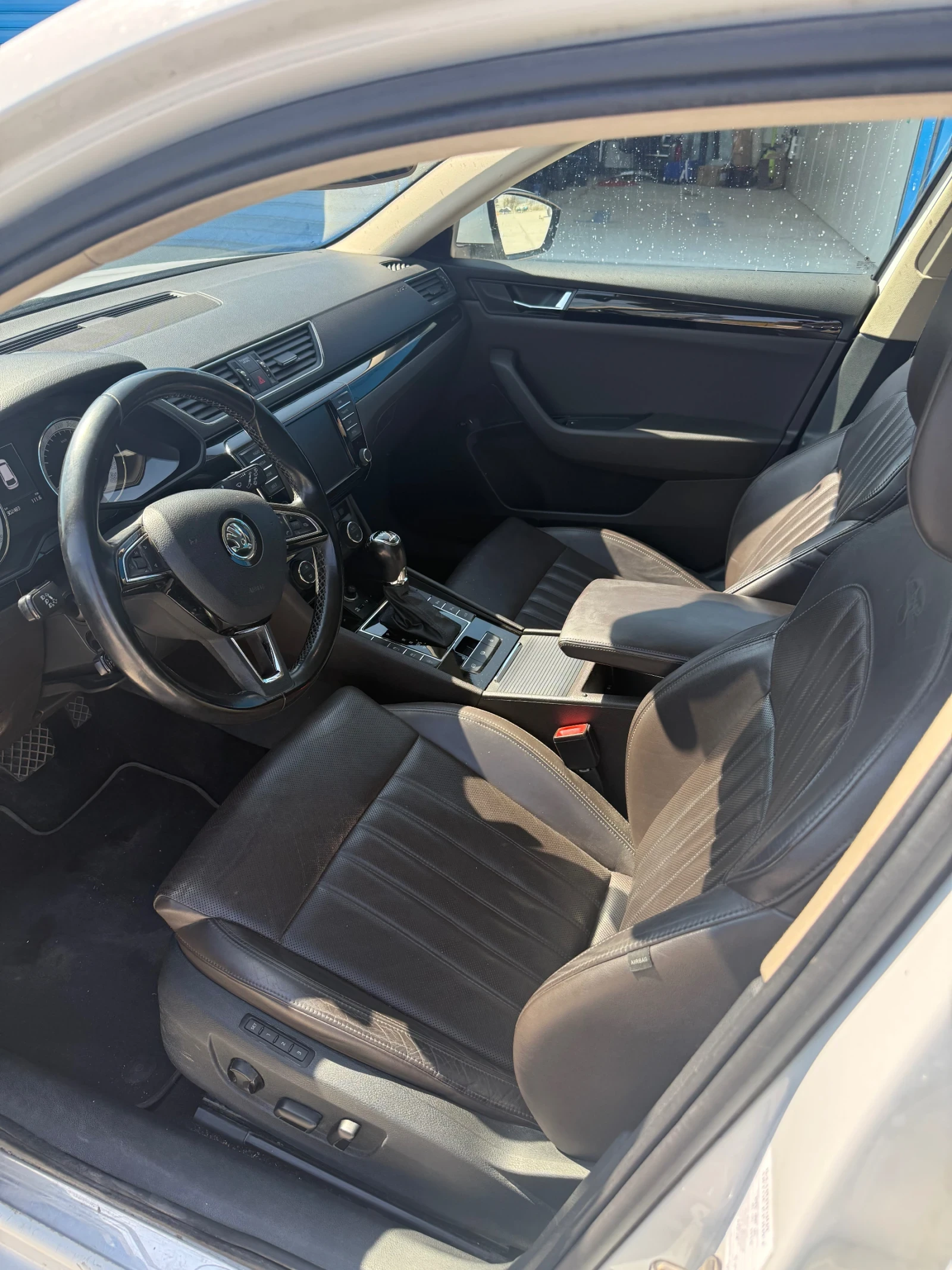 Skoda Superb L&K 4x4, снимка 8 - Автомобили и джипове - 55648585