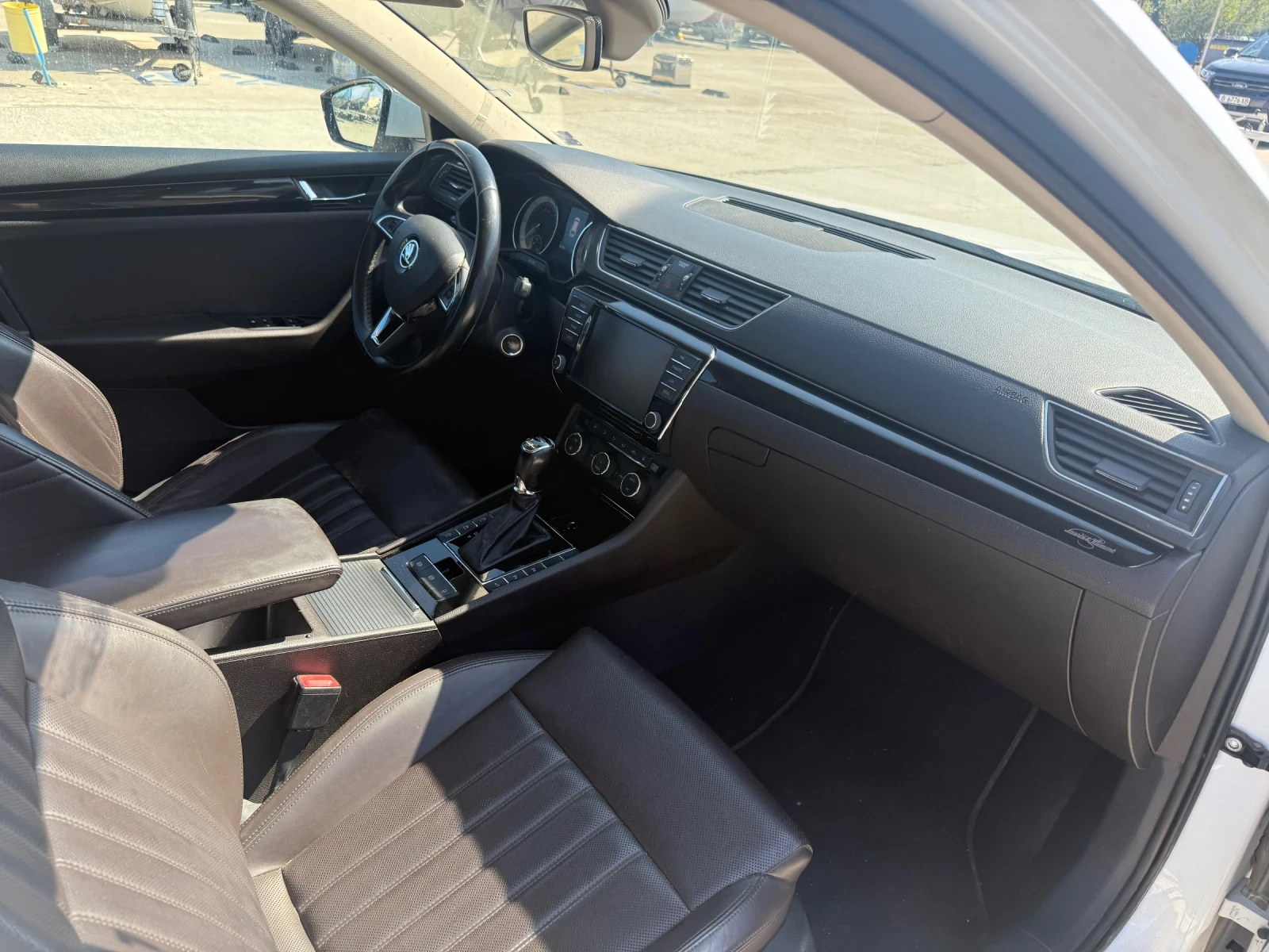 Skoda Superb L&K 4x4, снимка 11 - Автомобили и джипове - 55648585